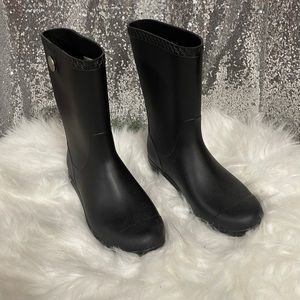 Ugg rain boots